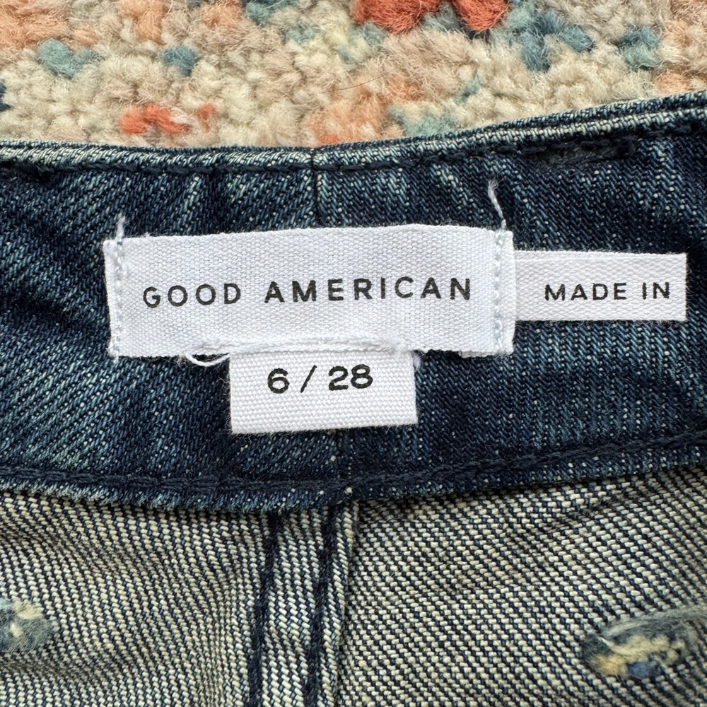 NWT Good American 90’s Pleated Denim Trousers
Size 6 - Picture 6 of 10